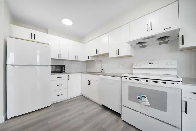 2102 6540 BURLINGTON AVENUE - photo 4 of 36