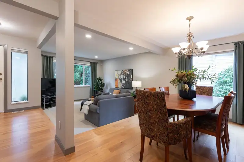 1010 ALPINE PLACE - photo 4 of 37