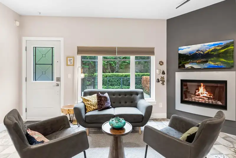 460 E 5TH AVENUE - photo 3 of 38