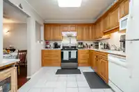 303 15338 18 AVENUE - thumbnail 9