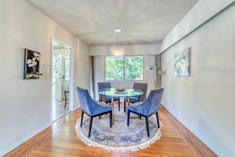 4902 RANGER AVENUE - photo 3 of 27