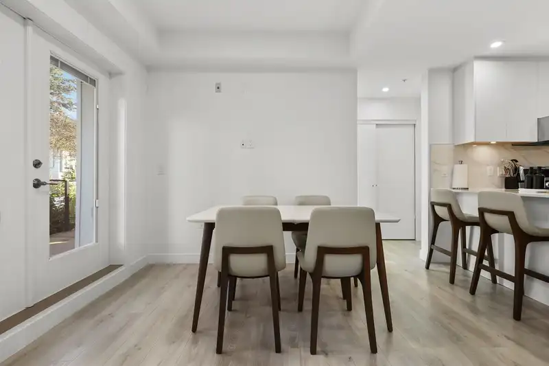 101 2688 DUKE STREET - photo 4 of 22