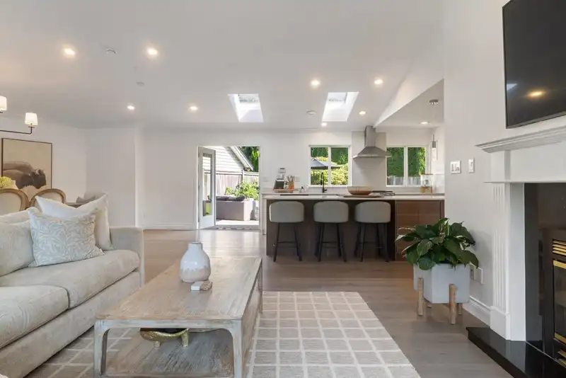 4168 SUNSET BOULEVARD - photo 3 of 32