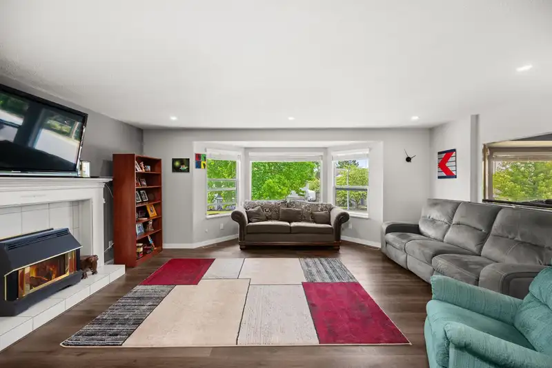 3298 275 STREET - photo 4 of 40