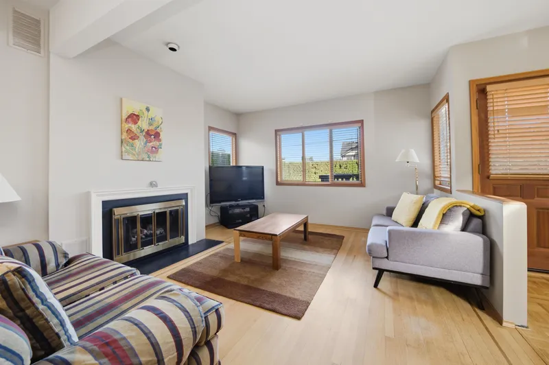 2865 W 30TH AVENUE - photo 3 of 25