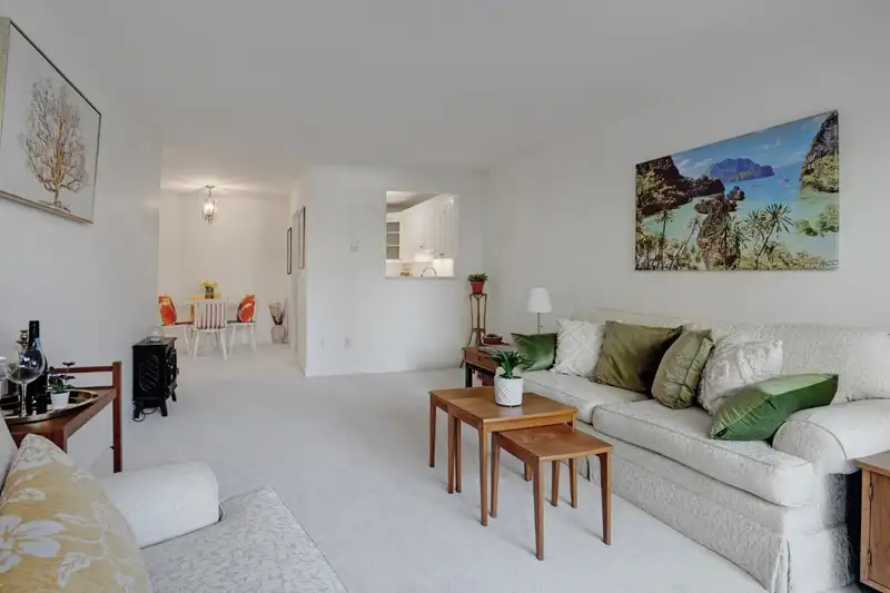 109 3875 W 4TH AVENUE - photo 1 of 35