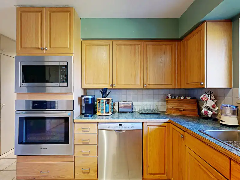 5411 GROVE AVENUE - photo 4 of 20