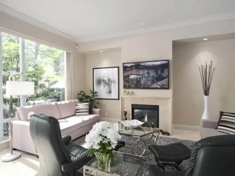 410 BEACH CRESCENT - photo 4 of 40