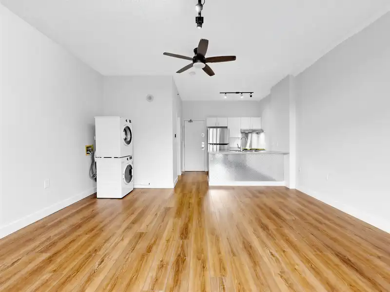 302 22 E CORDOVA STREET - photo 3 of 30