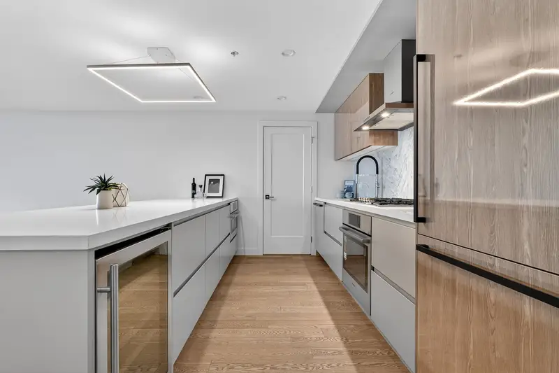 415 1526 FINLAY STREET - photo 2 of 23