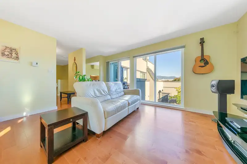 1362 W 7TH AVENUE - photo 3 of 29