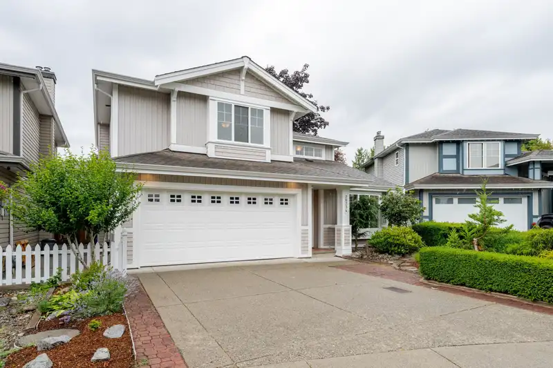20234 93A AVENUE - photo 3 of 37