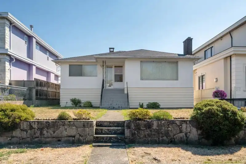 6758 KILLARNEY STREET - photo 1 of 30