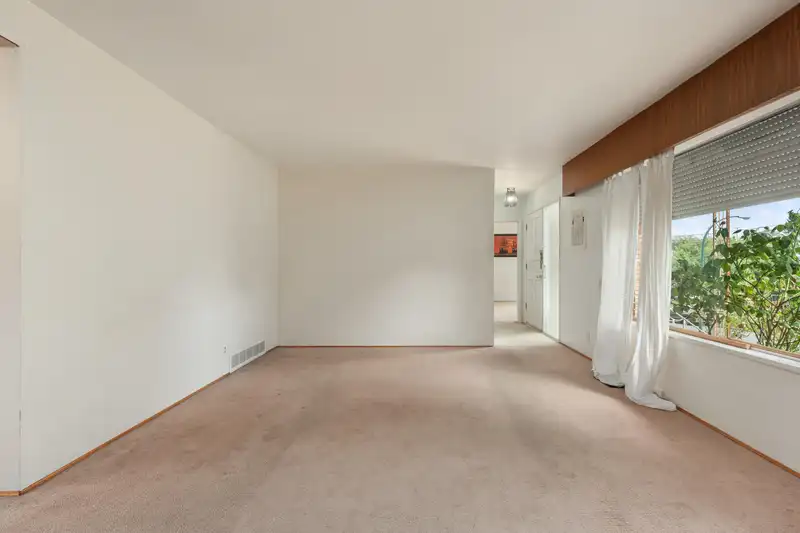 4561 MANOR STREET - photo 4 of 38