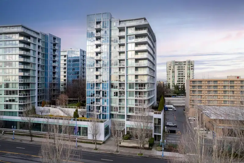 1509 7373 WESTMINSTER HIGHWAY - photo 1 of 33