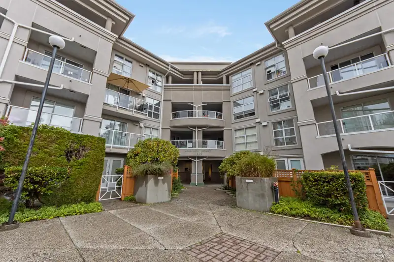 409 10533 UNIVERSITY DRIVE - photo 1 of 26