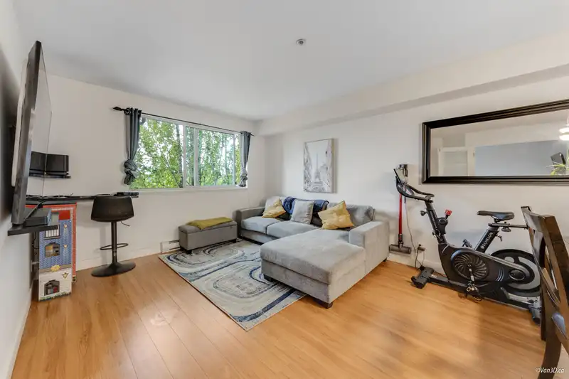 409 10533 UNIVERSITY DRIVE - photo 3 of 26