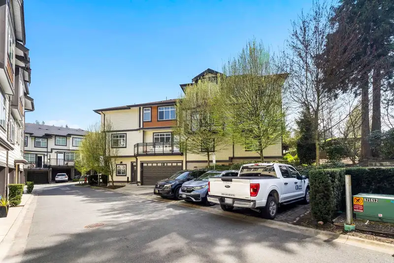 15 6055 138 STREET - photo 2 of 33