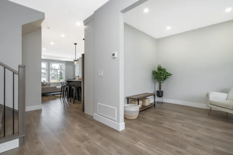 20517 76 AVENUE - photo 3 of 25