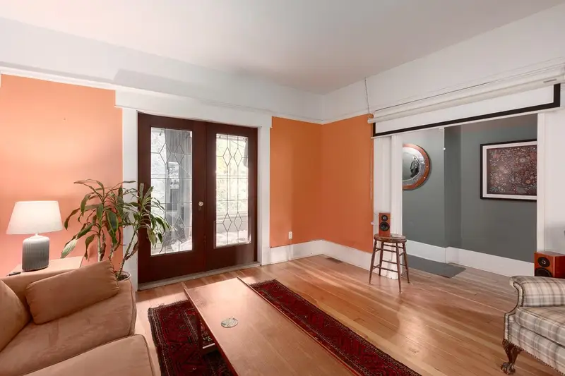 928 E 17TH AVENUE - photo 3 of 23