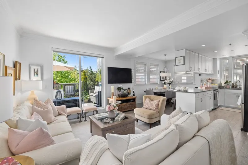 302 15392 16A AVENUE - photo 2 of 25