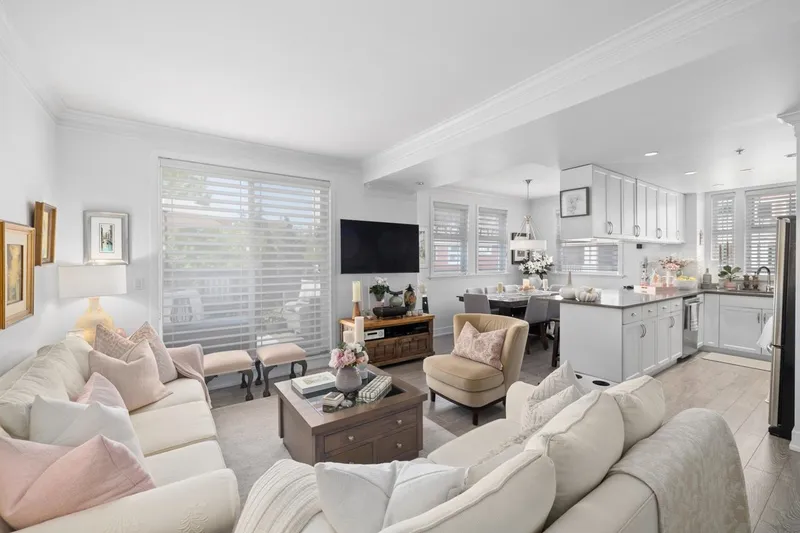 302 15392 16A AVENUE - photo 4 of 25