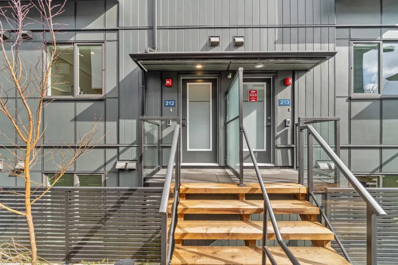 203 7161 17TH AVENUE - photo 4 of 25