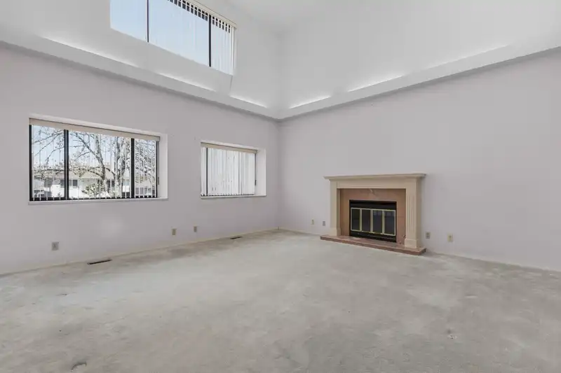 2778 E 47TH AVENUE - photo 3 of 38