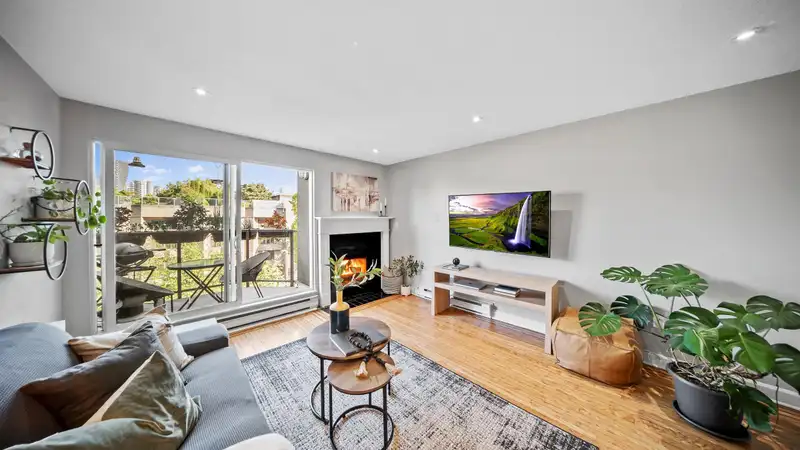 17 1345 W 4TH AVENUE - photo 1 of 40
