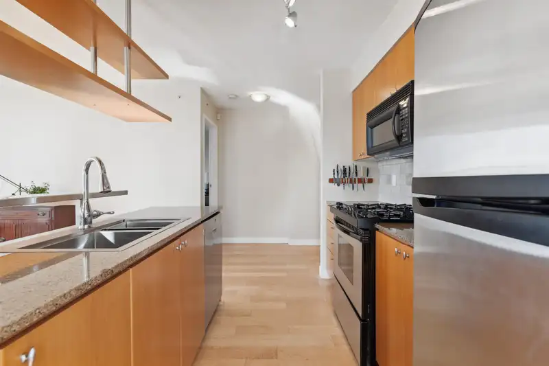 1502 1438 RICHARDS STREET - photo 4 of 26