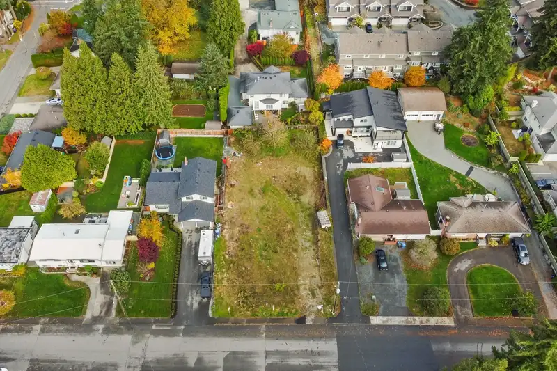 34099 FRASER STREET - photo 2 of 10