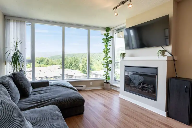 1005 651 NOOTKA WAY - photo 2 of 36