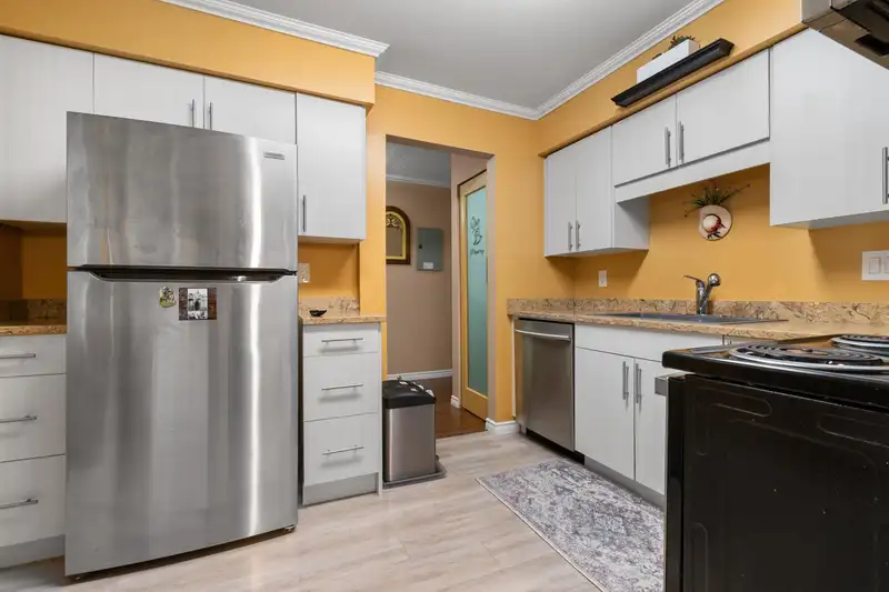 109 8725 ELM DRIVE - photo 3 of 40