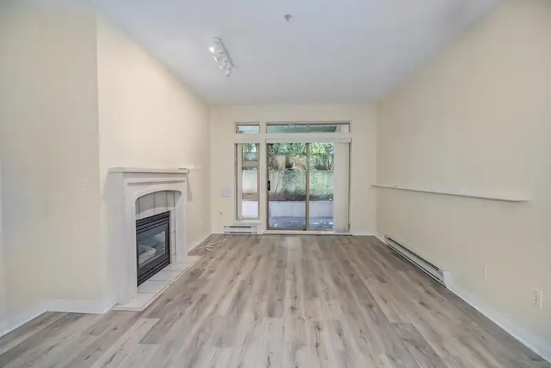 101A 301 MAUDE ROAD - photo 4 of 30