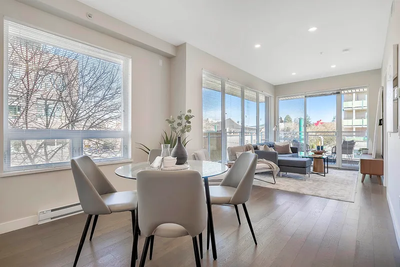 306 688 E 19TH AVENUE - photo 4 of 25