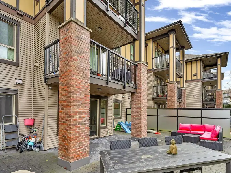 206 8733 160 STREET - photo 2 of 23