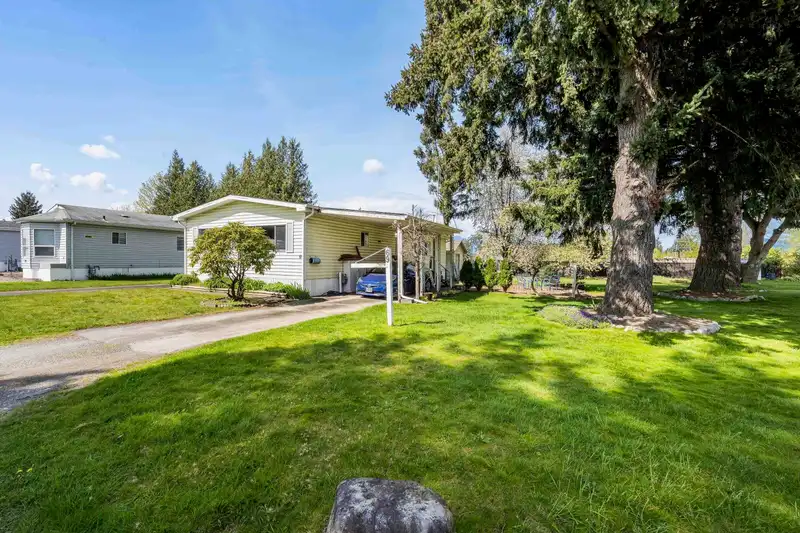 69 6035 VEDDER ROAD - photo 2 of 28