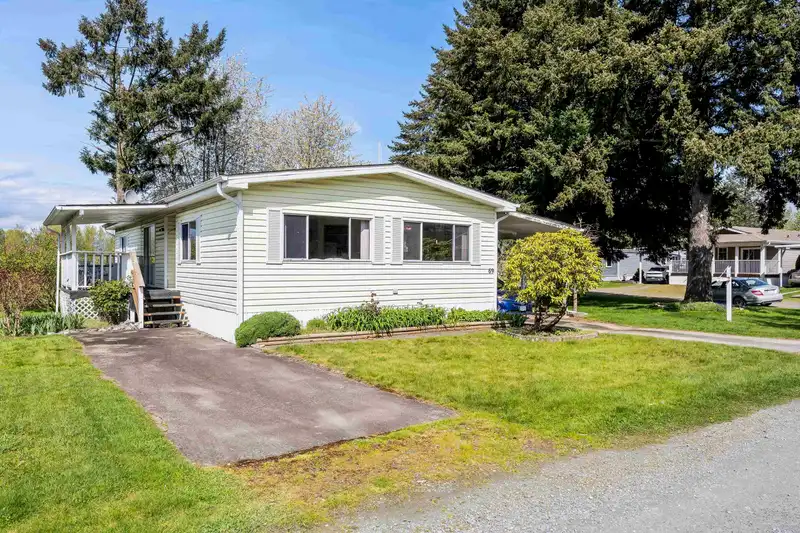 69 6035 VEDDER ROAD - photo 3 of 28