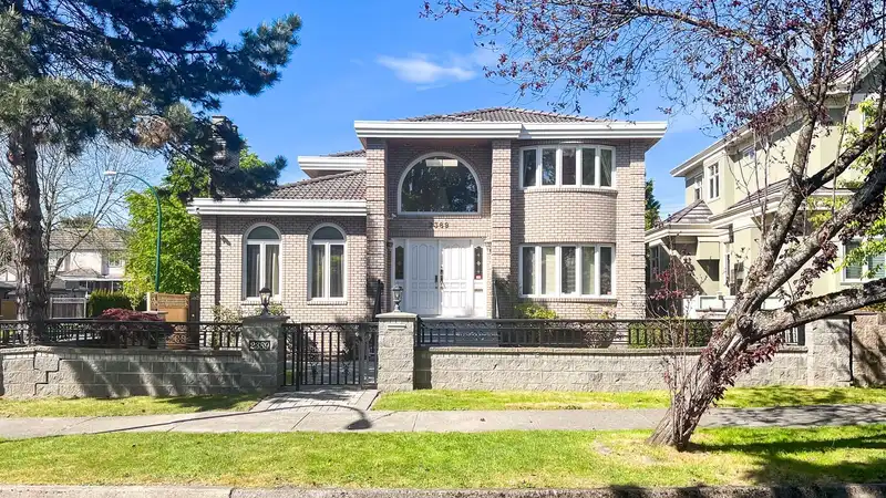 2389 W 21ST AVENUE - photo 1 of 40