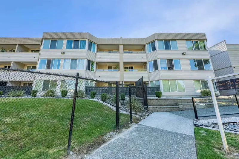 304 9635 121 STREET - photo 3 of 29