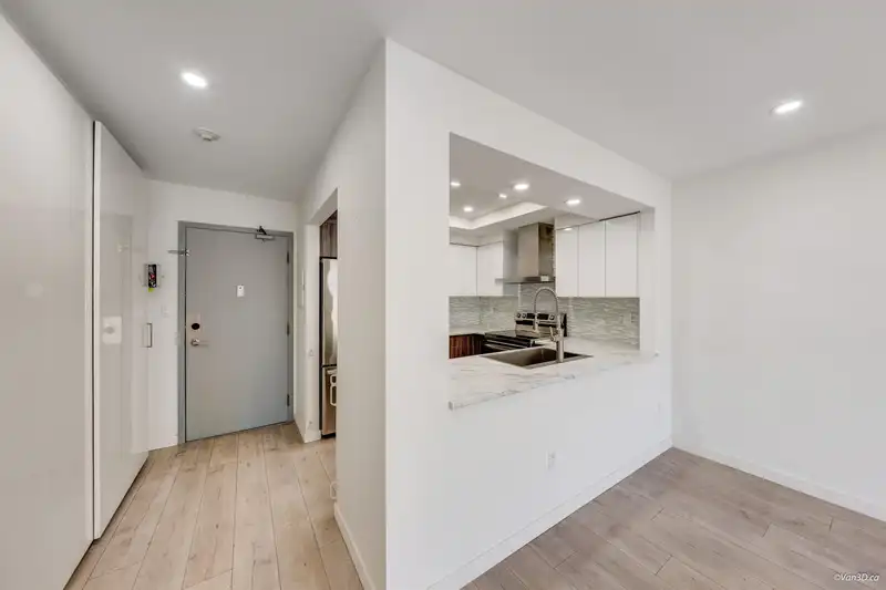 304 9635 121 STREET - photo 4 of 29