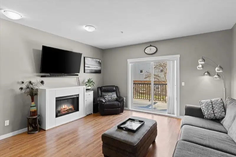 39 19572 FRASER WAY - photo 3 of 34