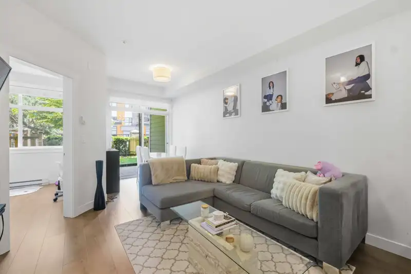 118 20696 EASTLEIGH CRESCENT - photo 3 of 40