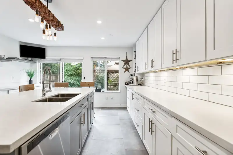 58 6533 121 STREET - photo 4 of 27