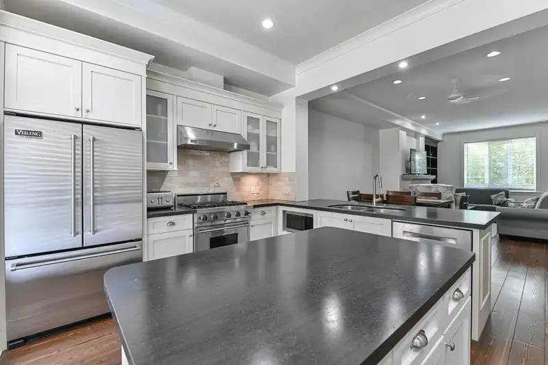 103 2580 LANGDON STREET - photo 1 of 34