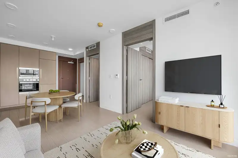 1808 455 SW MARINE DRIVE - photo 1 of 31