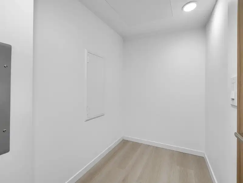 1808 455 SW MARINE DRIVE - photo 4 of 31