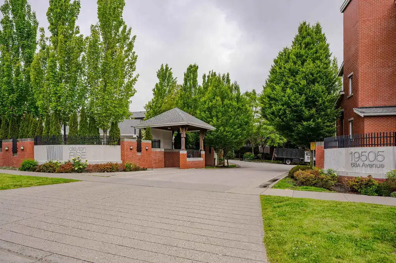 34 19505 68A AVENUE - photo 3 of 40