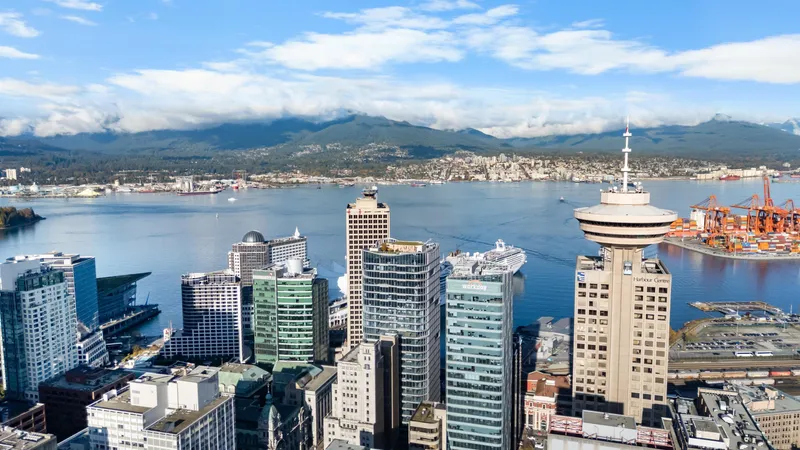 616 610 GRANVILLE STREET - photo 1 of 24