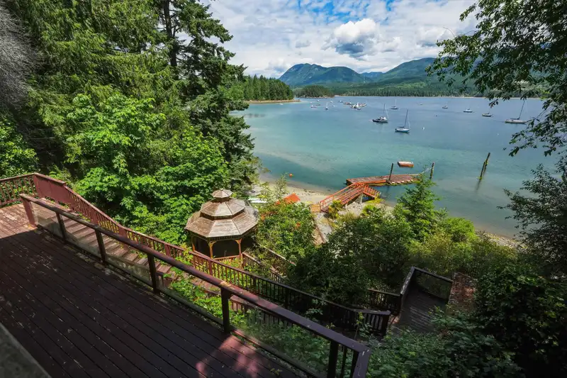 5810 MARINE WAY - photo 2 of 39